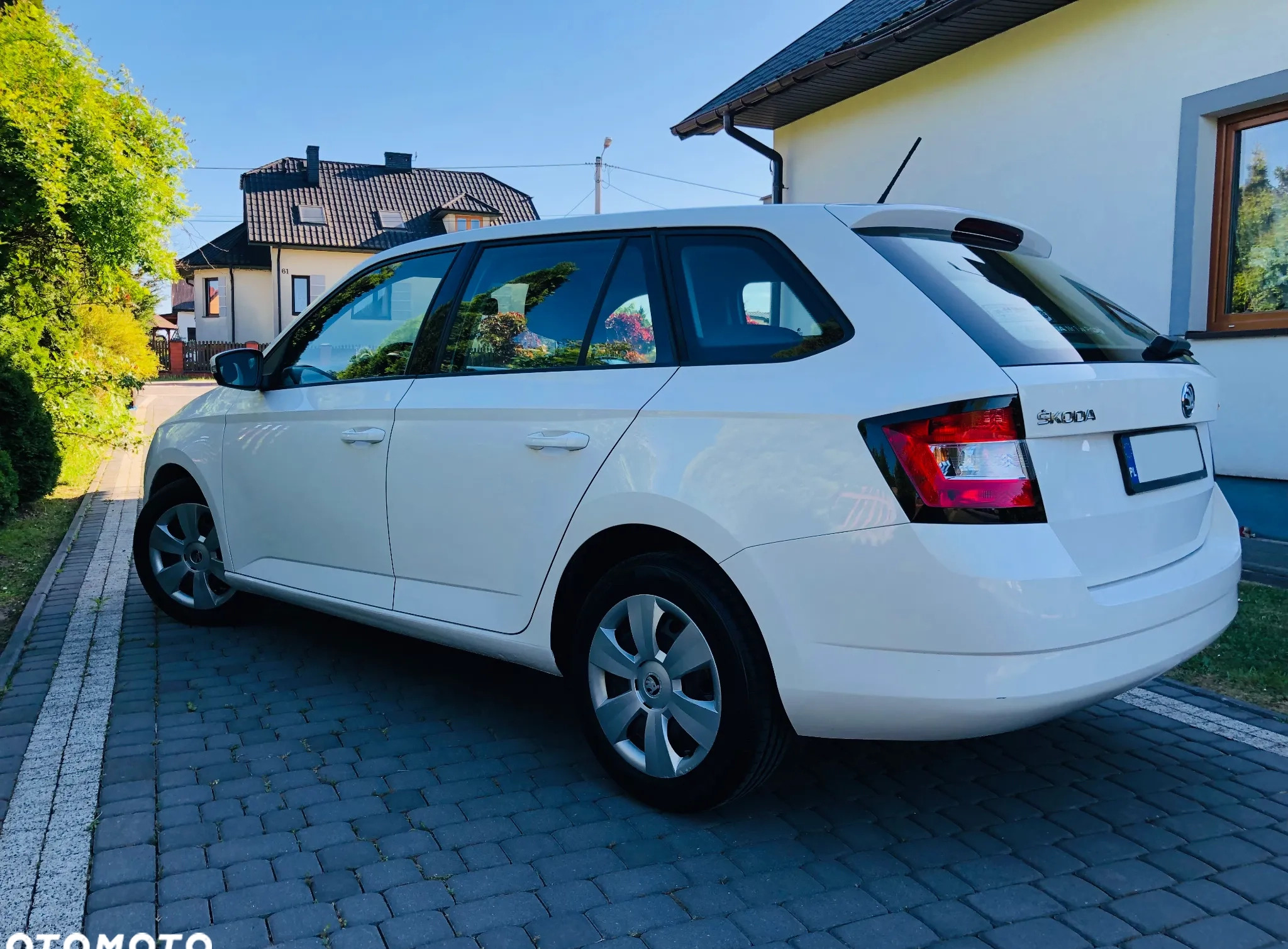 Skoda Fabia cena 19900 przebieg: 200000, rok produkcji 2015 z Kielce małe 211